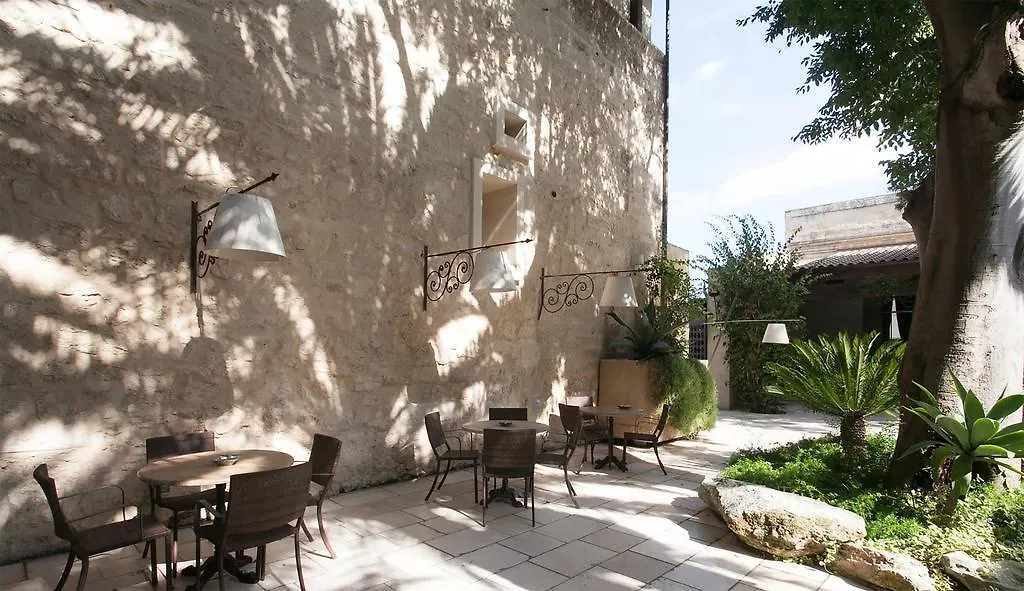Hotel Dimora Storica Torre Del Parco 1419 Lecce 4*,